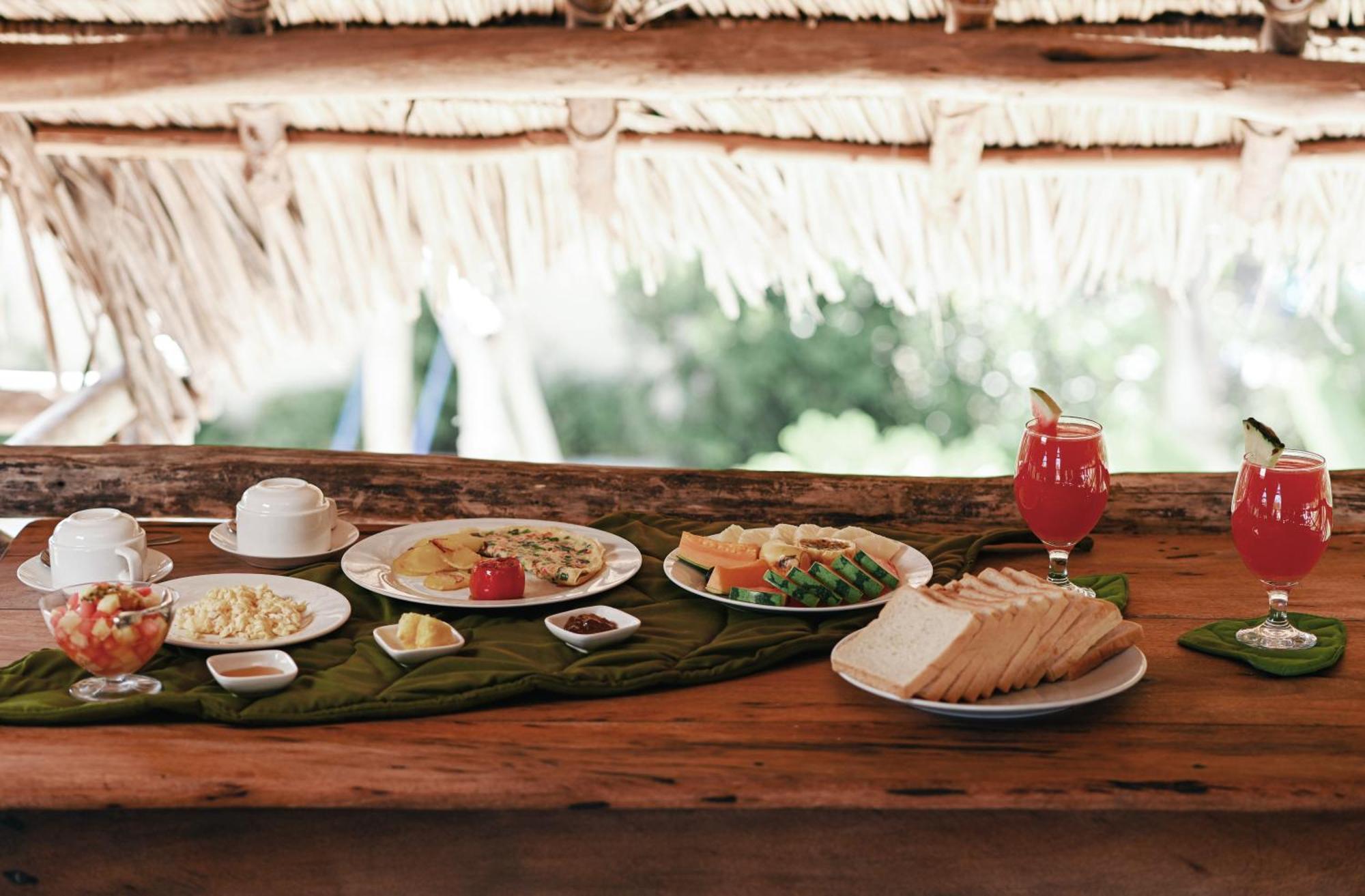 Tofauti Inn Makunduchi エクステリア 写真