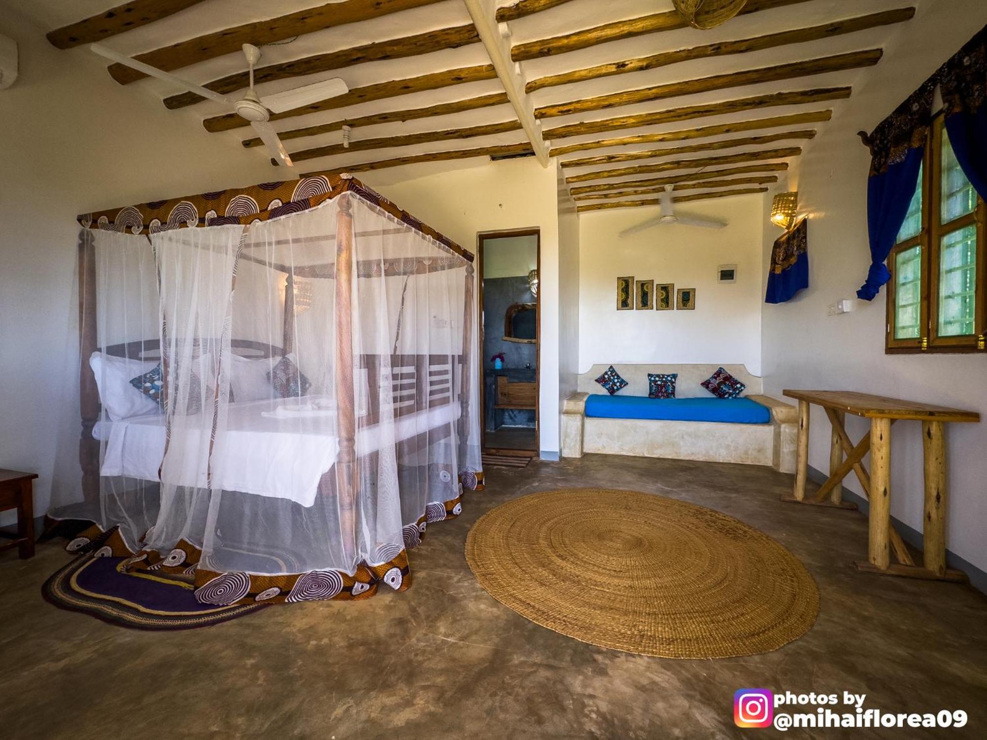 Tofauti Inn Makunduchi エクステリア 写真