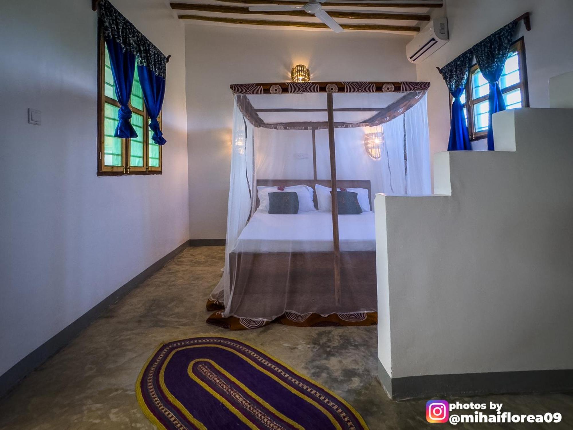 Tofauti Inn Makunduchi エクステリア 写真