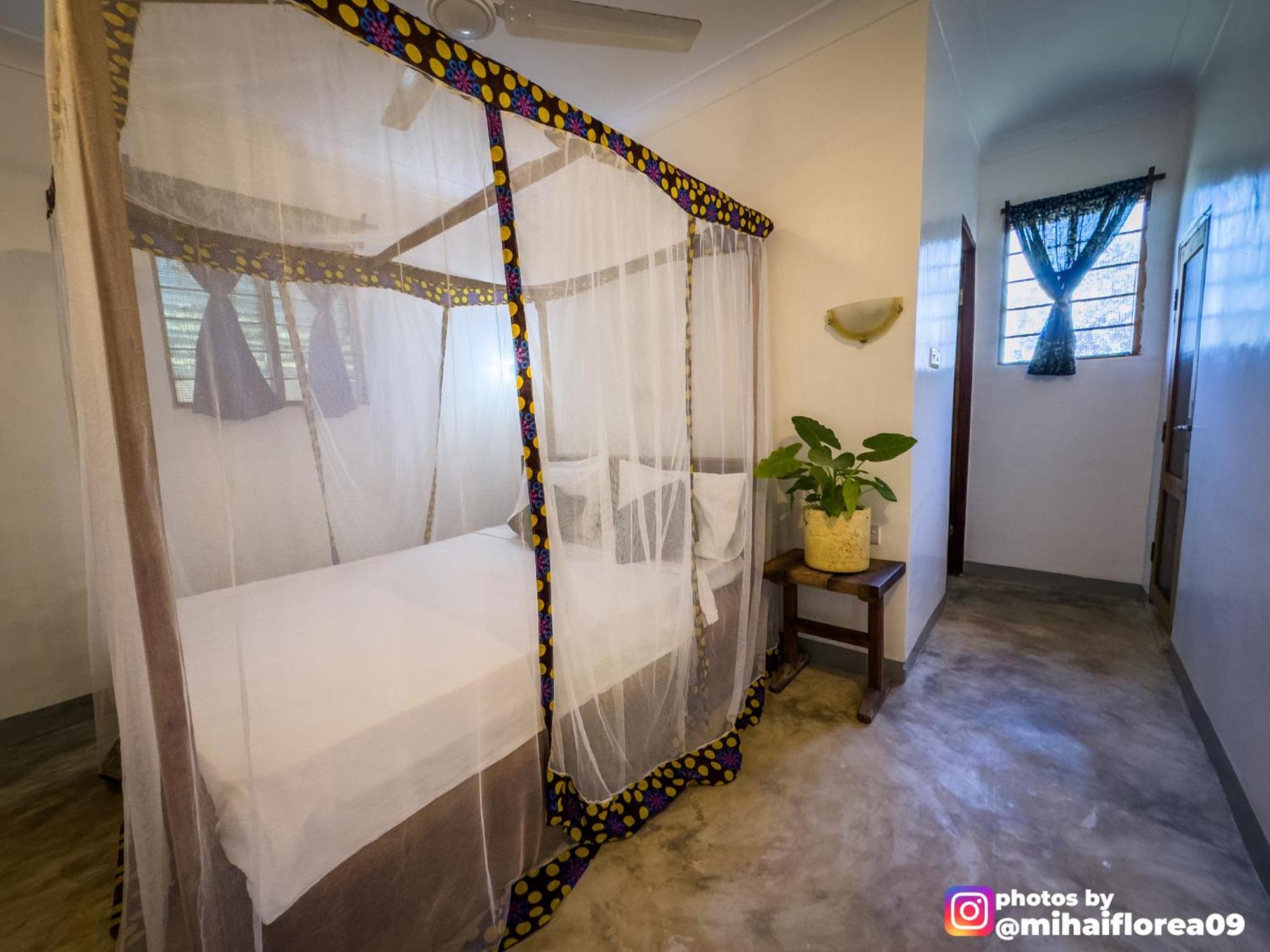 Tofauti Inn Makunduchi エクステリア 写真