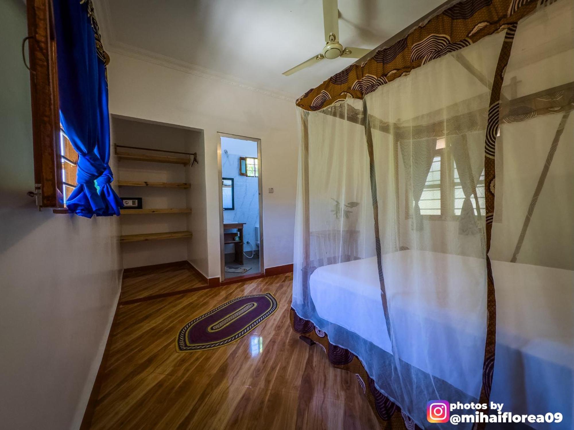 Tofauti Inn Makunduchi エクステリア 写真