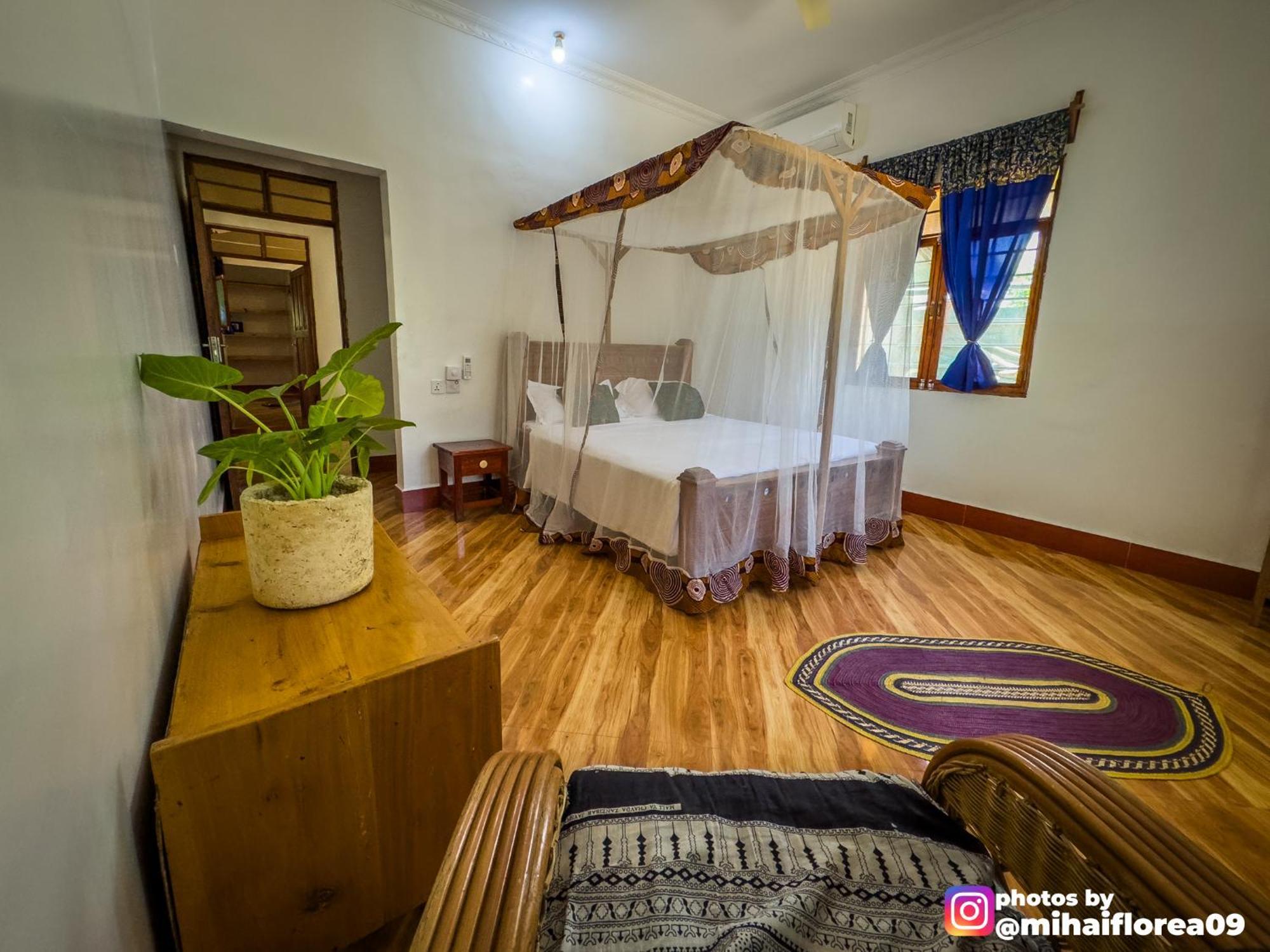 Tofauti Inn Makunduchi エクステリア 写真