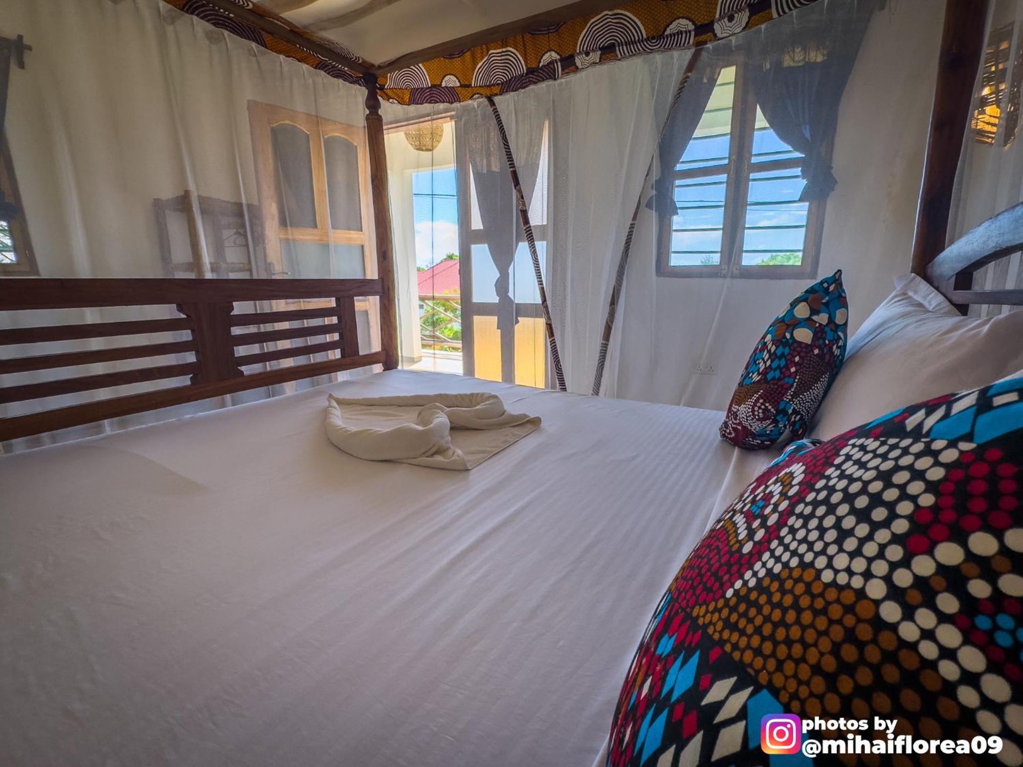 Tofauti Inn Makunduchi エクステリア 写真