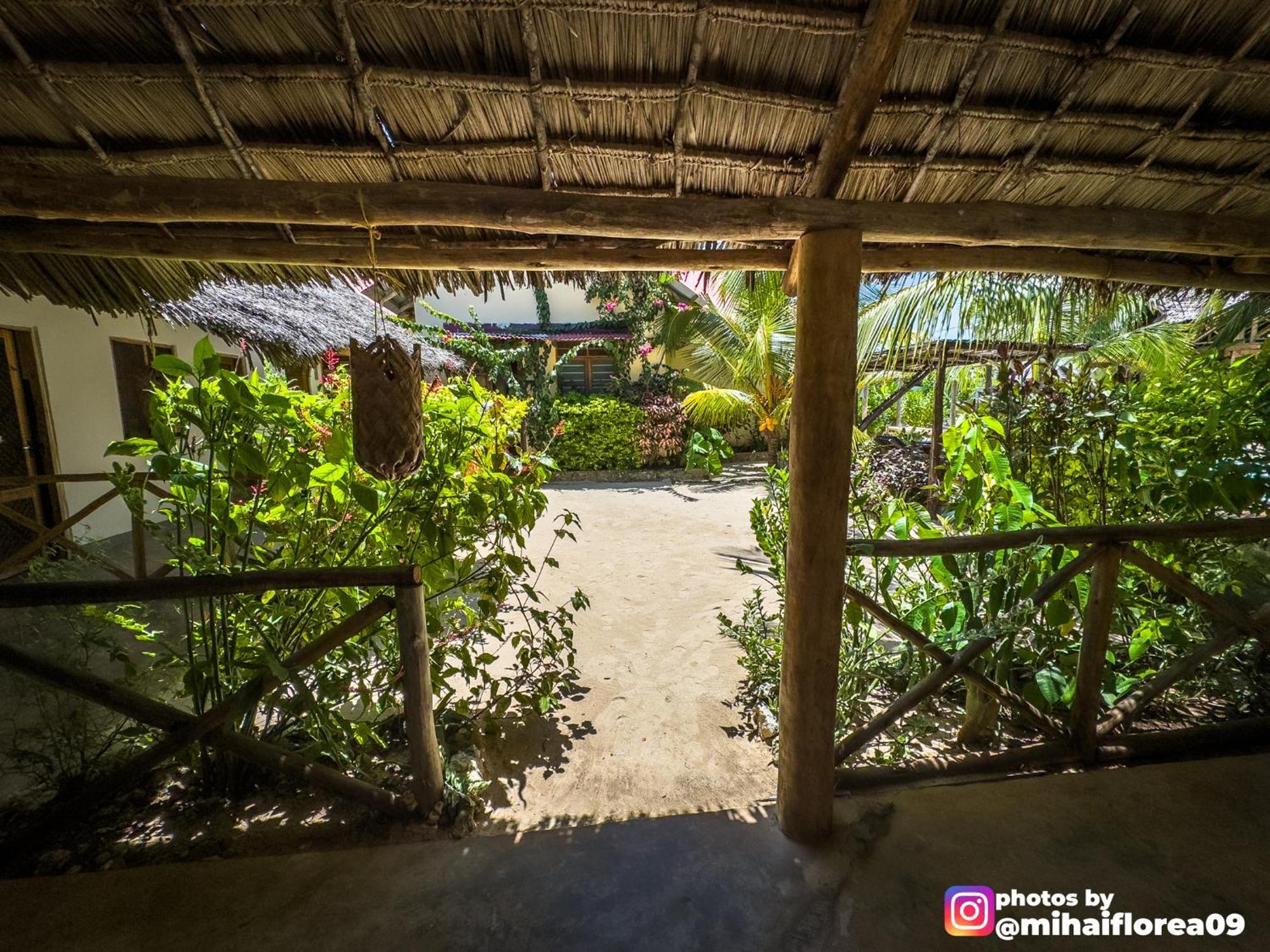 Tofauti Inn Makunduchi エクステリア 写真